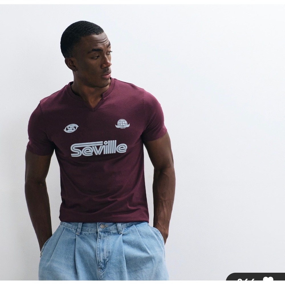 ASOS DESIGN Men's Slim T-Shirt with Puff Print Soccer Graphic Burgundy – Size S